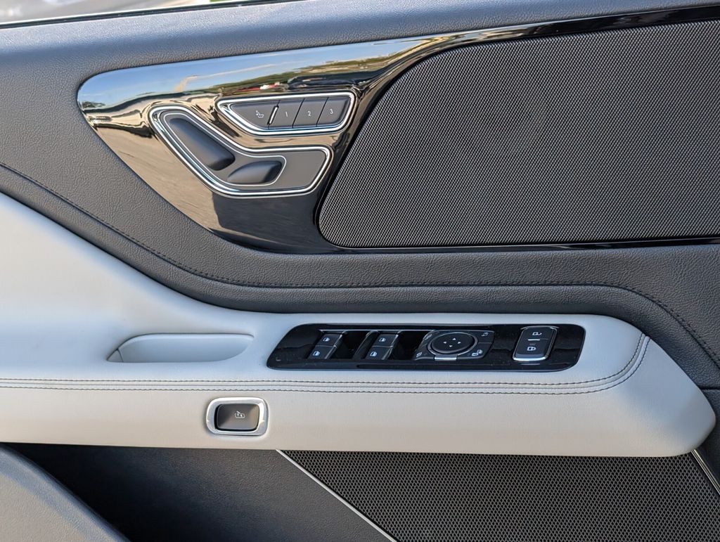 new 2026 Lincoln Aviator car, priced at $61,385