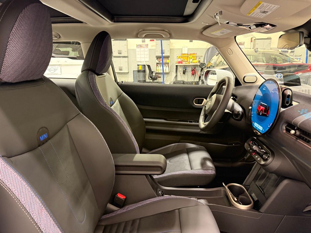 Thumbnail: 2026 MINI Cooper - 23