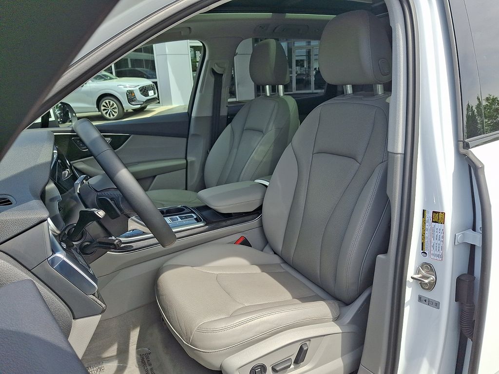 Thumbnail: 2022 Audi Q7 - 13