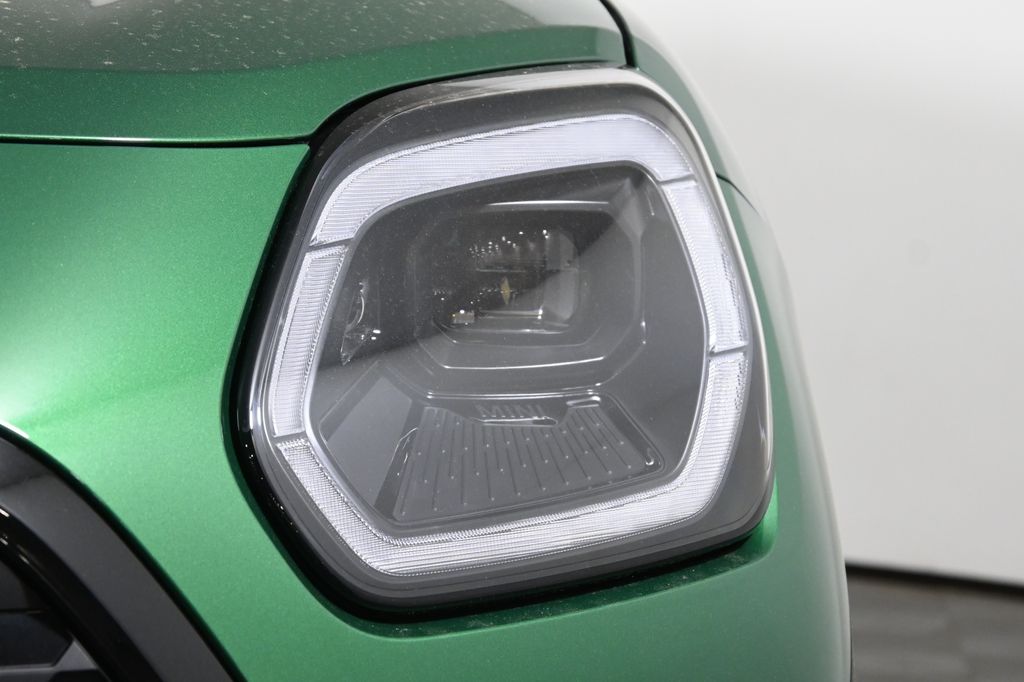 Thumbnail: 2027 MINI Cooper Countryman - 11