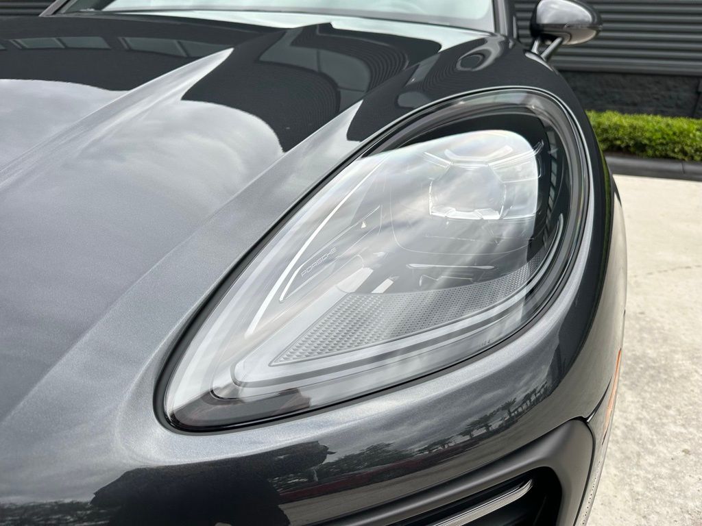 Thumbnail: 2026 Porsche Macan - 13