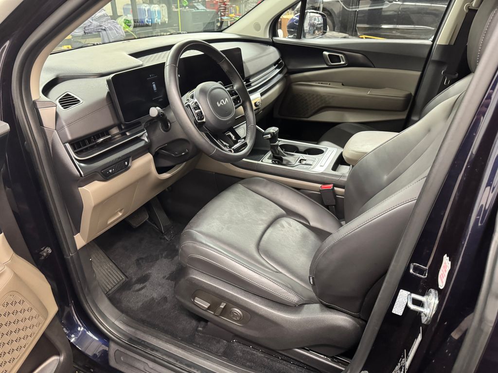 2025 Kia Carnival LXS