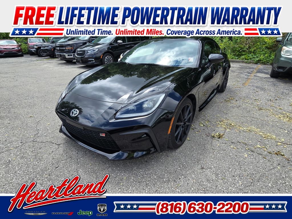 Raven 2023 Toyota GR86 Coupe Rear-Wheel Drive 6-Speed Manual