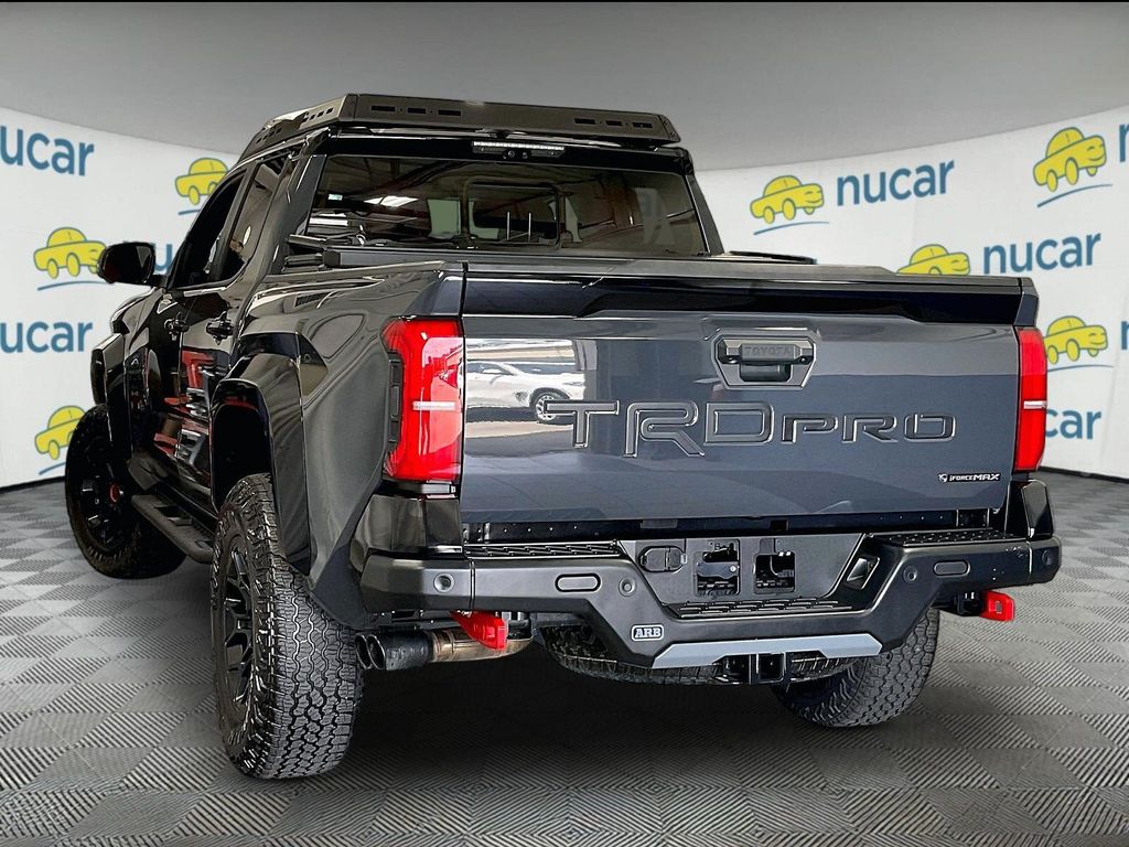 2025 Toyota Tacoma Hybrid — photo 4