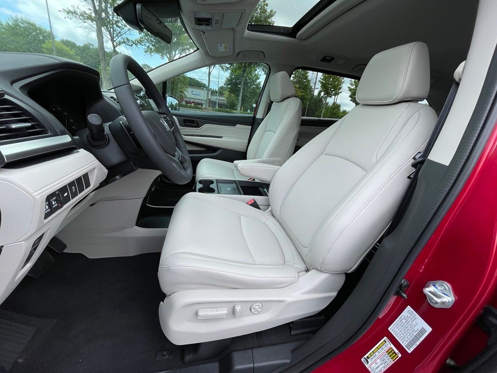 Thumbnail: 2026 Honda Odyssey - 26