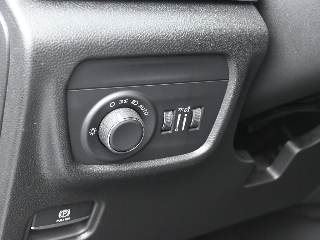 New 2025 Silver Zynith Jeep Laredo image 15