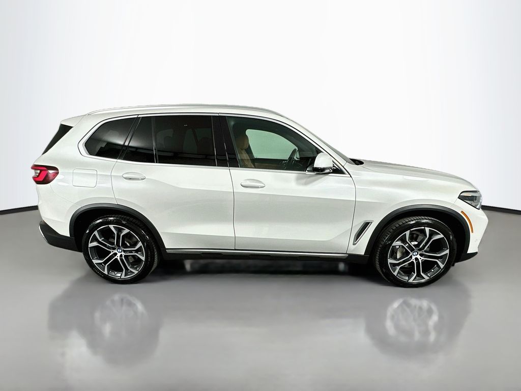 Thumbnail: 2023 BMW X5 - 4