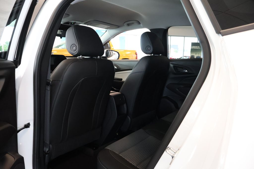 Thumbnail: 2025 Chevrolet Trax - 32