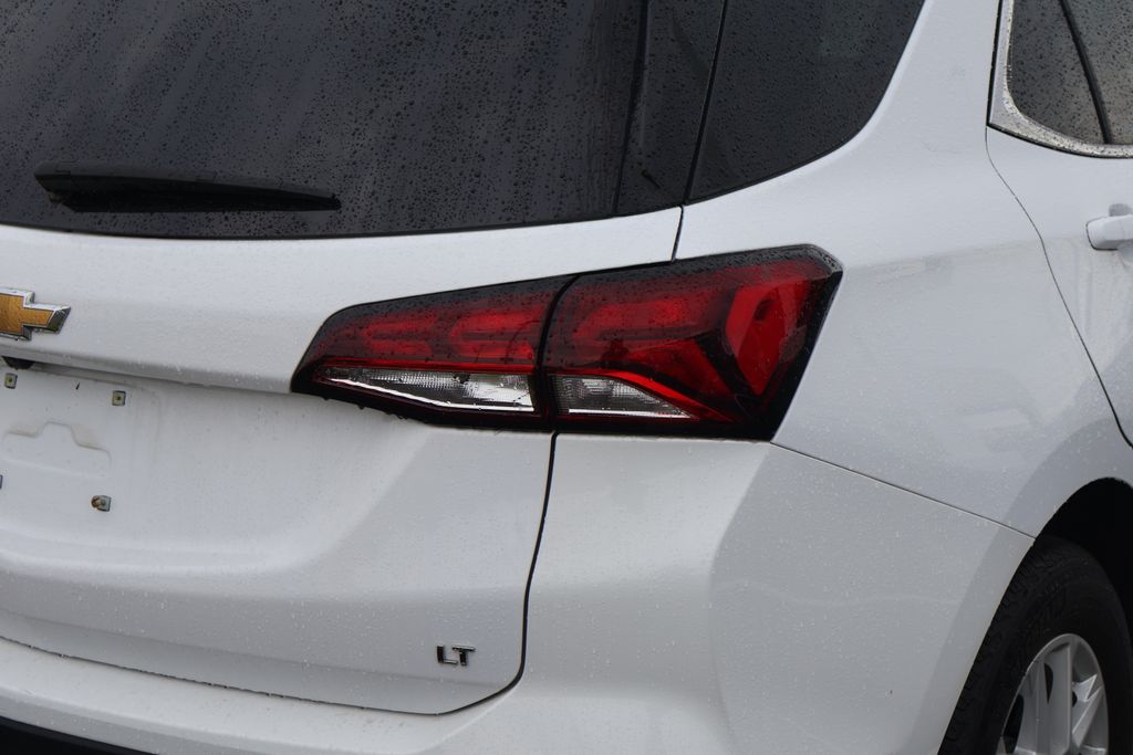 Thumbnail: 2022 Chevrolet Equinox - 8