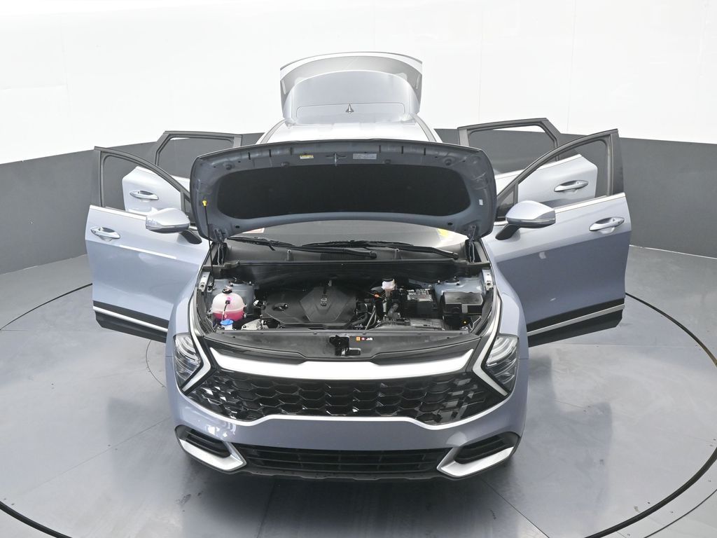 Used 2025 Everlasting Silver Kia EX image 74