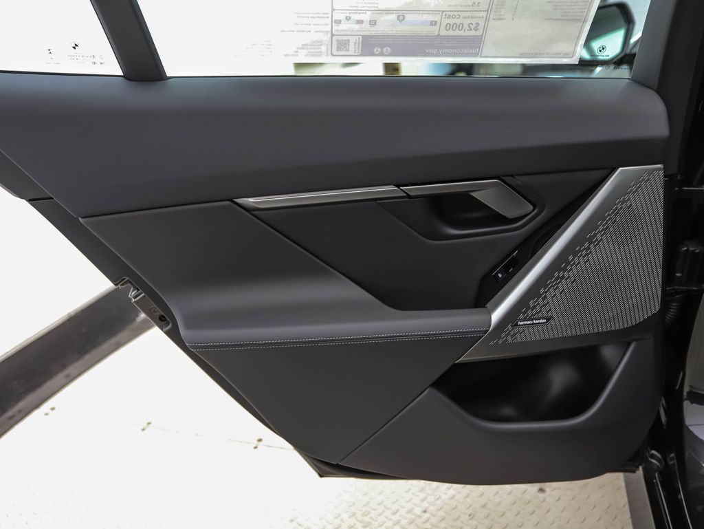 Thumbnail: 2027 BMW 5 Series - 20