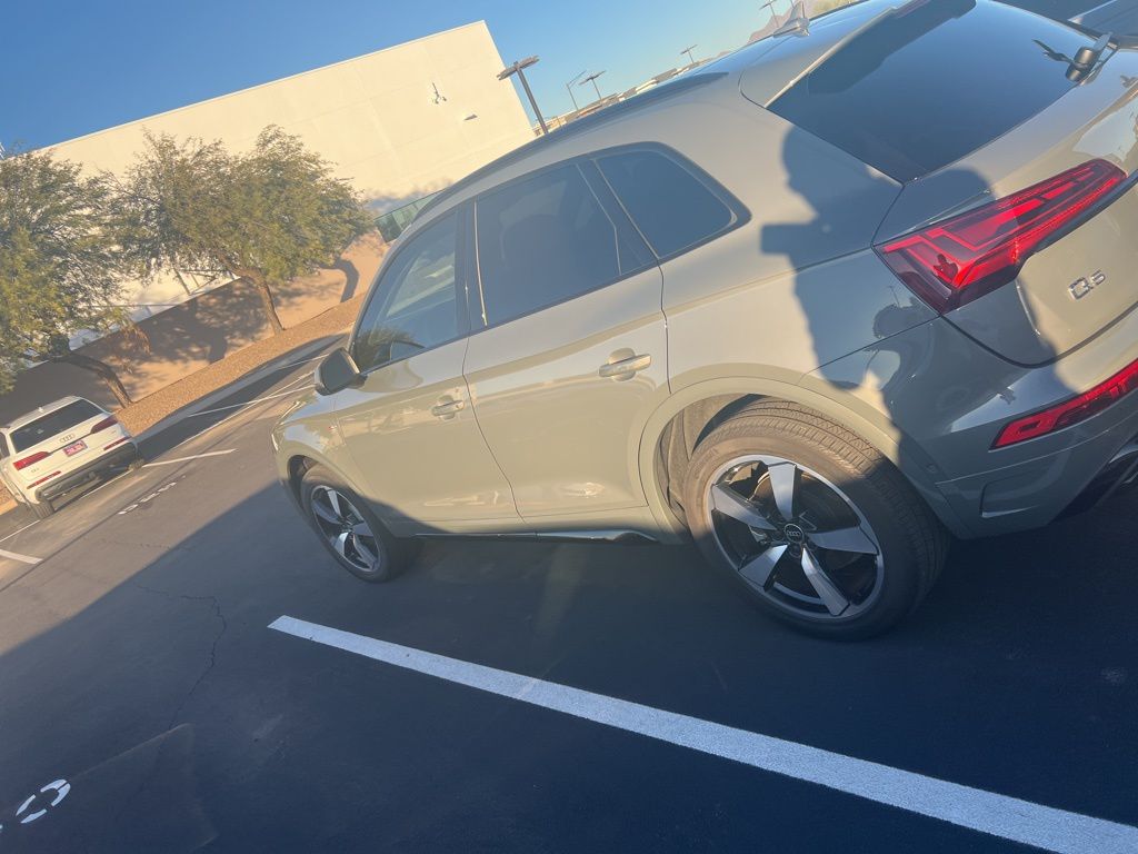 Thumbnail: 2023 Audi Q5 - 3