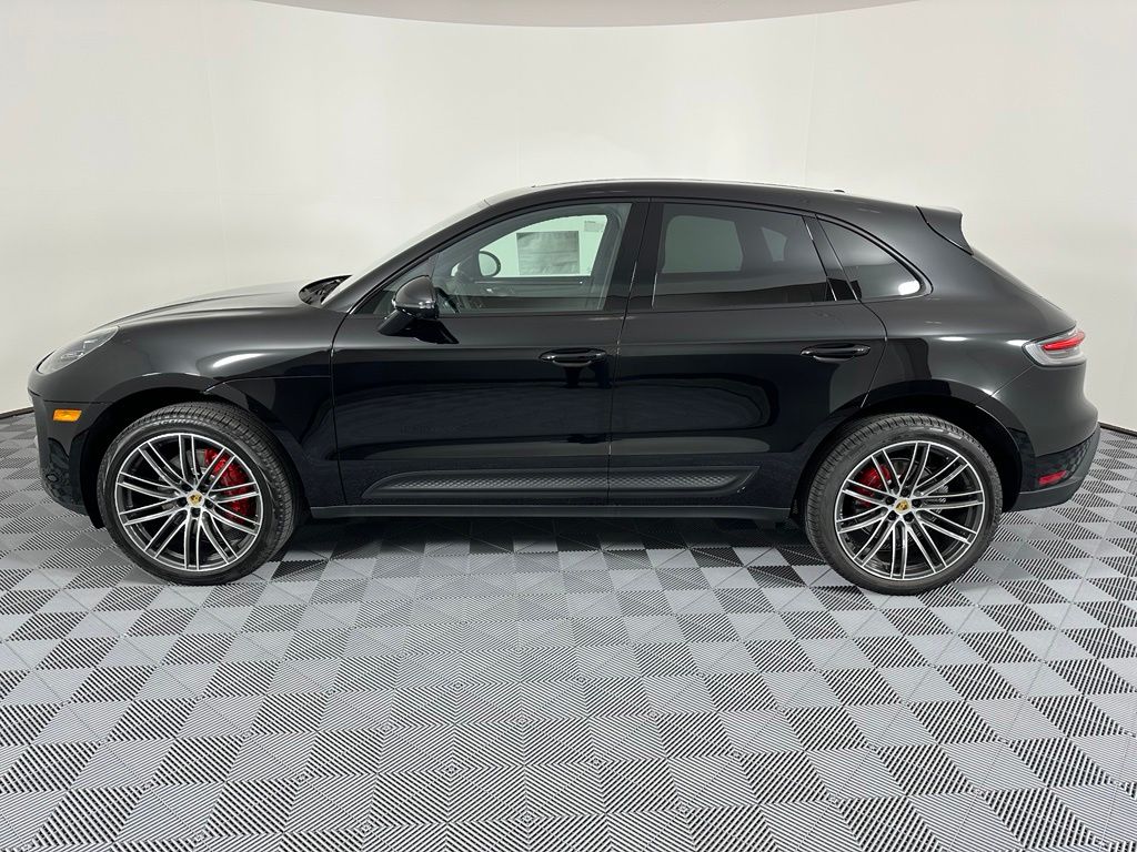 Thumbnail: 2026 Porsche Macan - 2