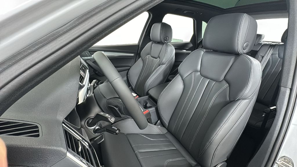 2025 Audi Q5  30