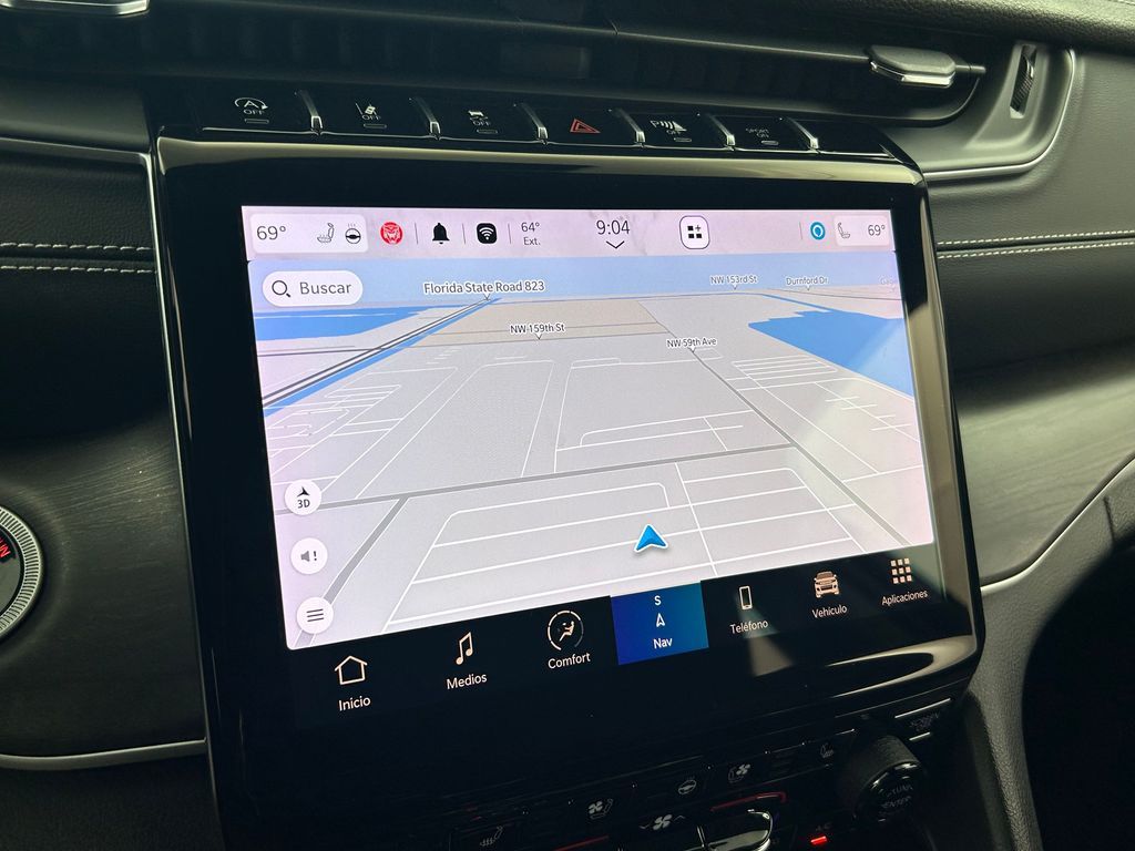 Used 2024 Diamond Black Crystal Pearlcoat Jeep Limited image 17