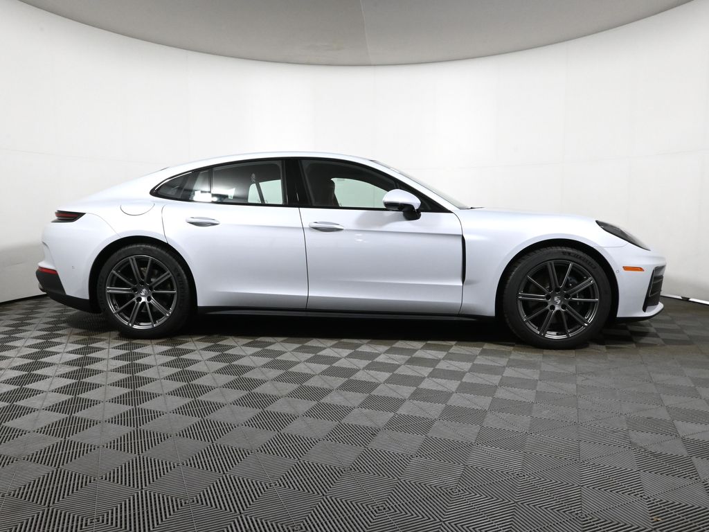 Thumbnail: 2026 Porsche Panamera - 8
