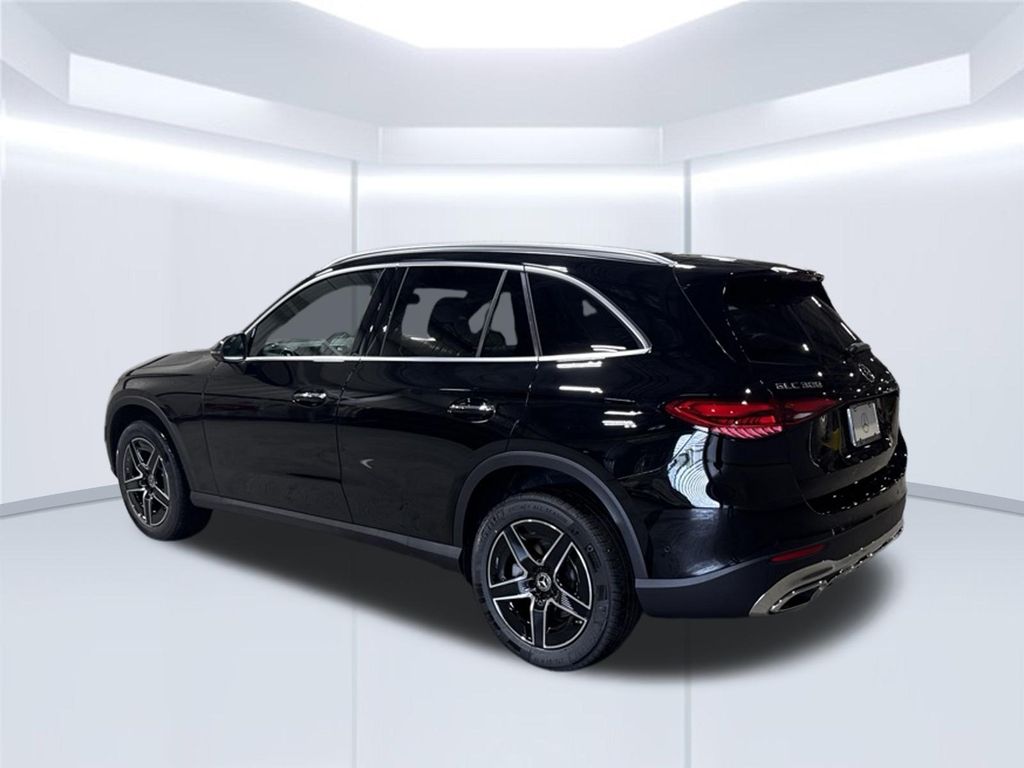 Thumbnail: 2027 Mercedes-Benz GLC - 3