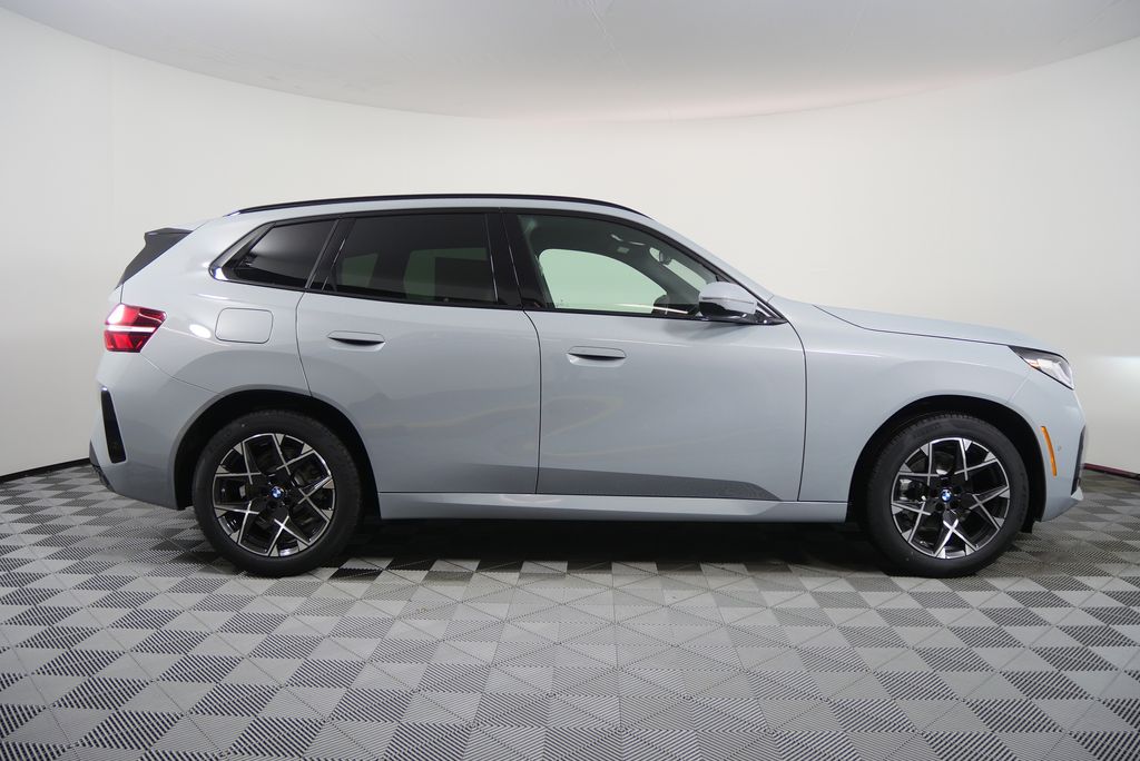 Thumbnail: 2026 BMW X3 - 2