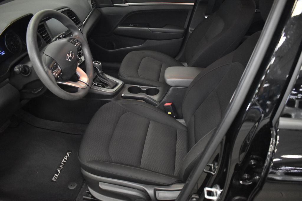 2019 Hyundai Elantra SEL 25