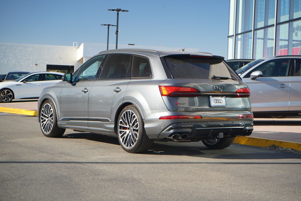 2025 Audi SQ7  4