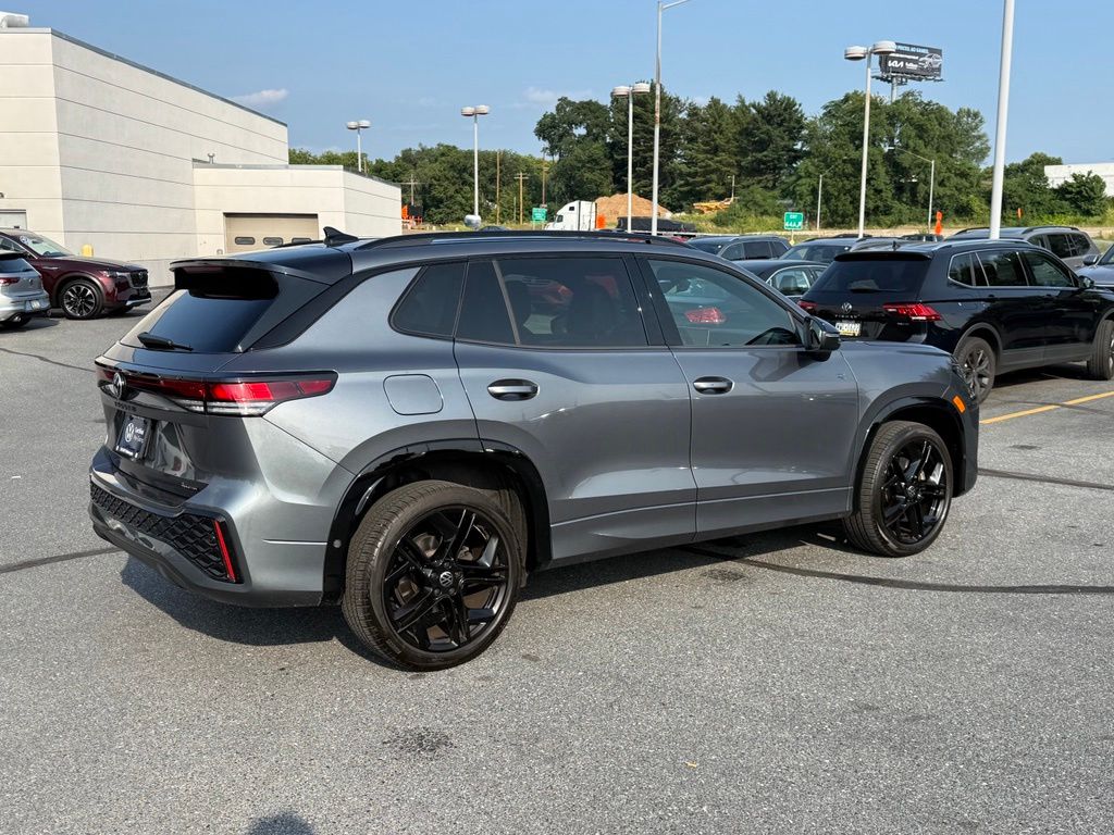 2025 Volkswagen Tiguan 2.0T SE R-Line Black Gray at Sutliff Volkswagen