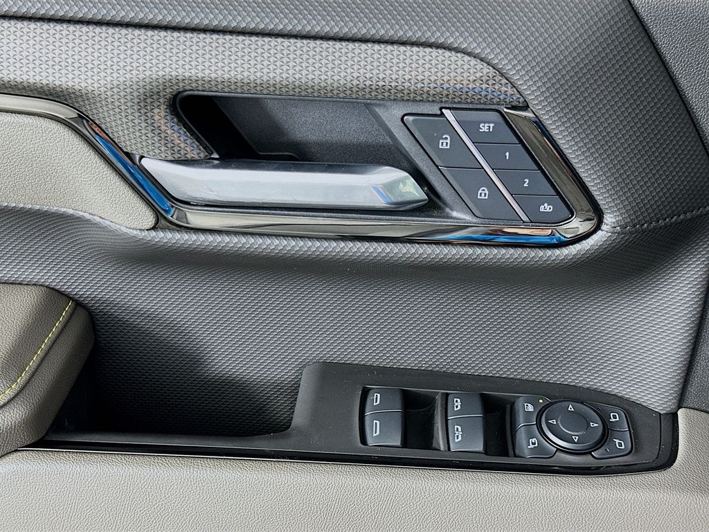 Thumbnail: 2025 Chevrolet Silverado 1500 - 18