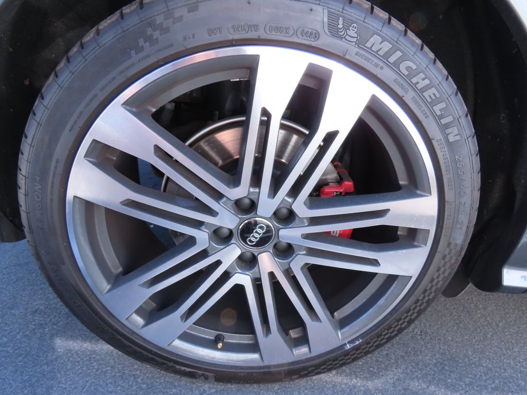 Thumbnail: 2018 Audi SQ5 - 17