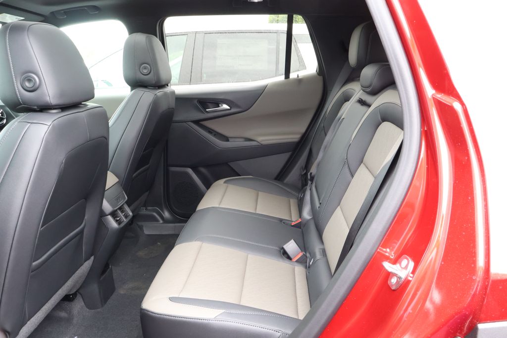 2026 Chevrolet Equinox LT 32