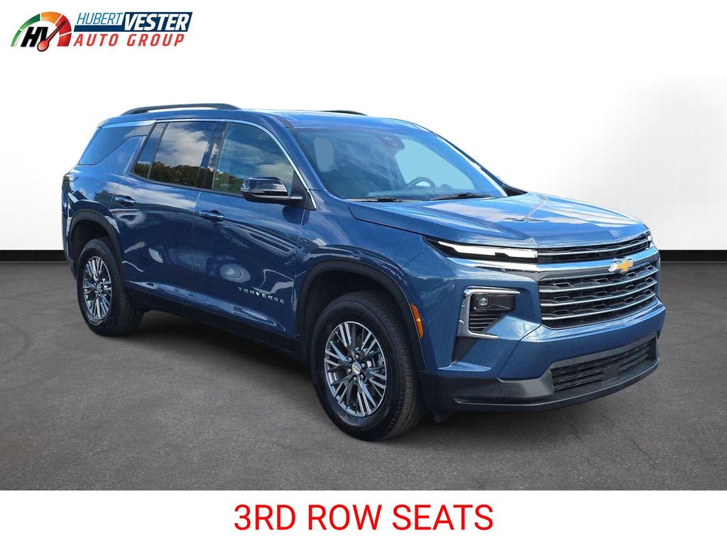 2025 Chevrolet Traverse photo 4