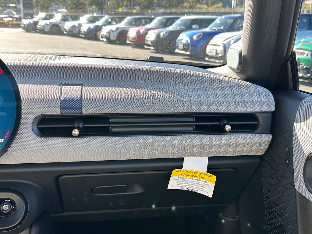 Thumbnail: 2025 MINI Cooper - 25