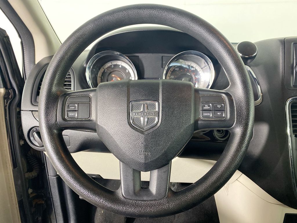 2013 Dodge Grand Caravan SXT photo
