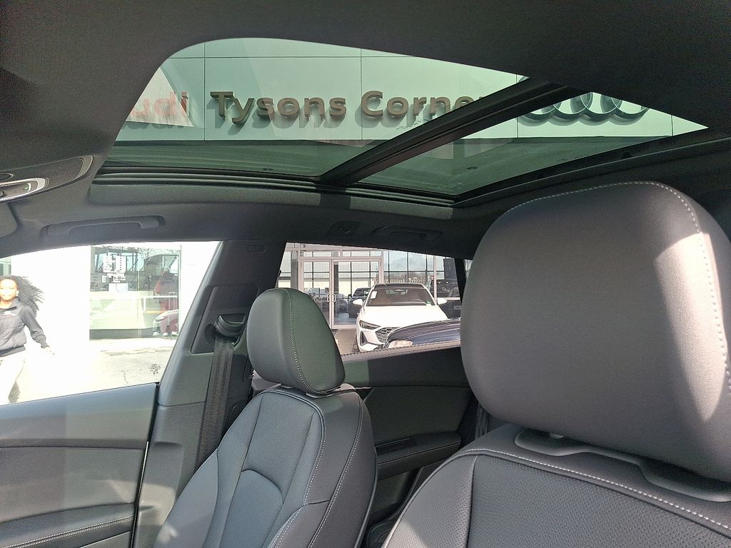 Thumbnail: 2026 Audi Q8 - 11