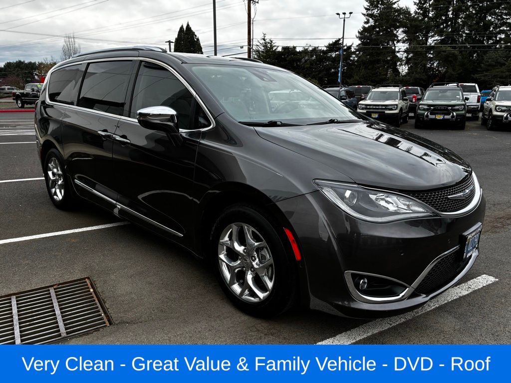 Gray (Granite Crystal Metallic Clearcoat) 2017 Chrysler Pacifica Limited FWD Minivan Front-Wheel Drive 9-Speed Automatic