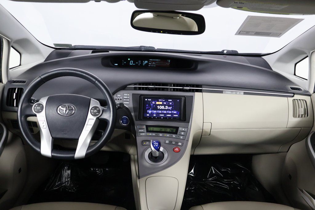 Thumbnail: 2013 Toyota Prius - 8