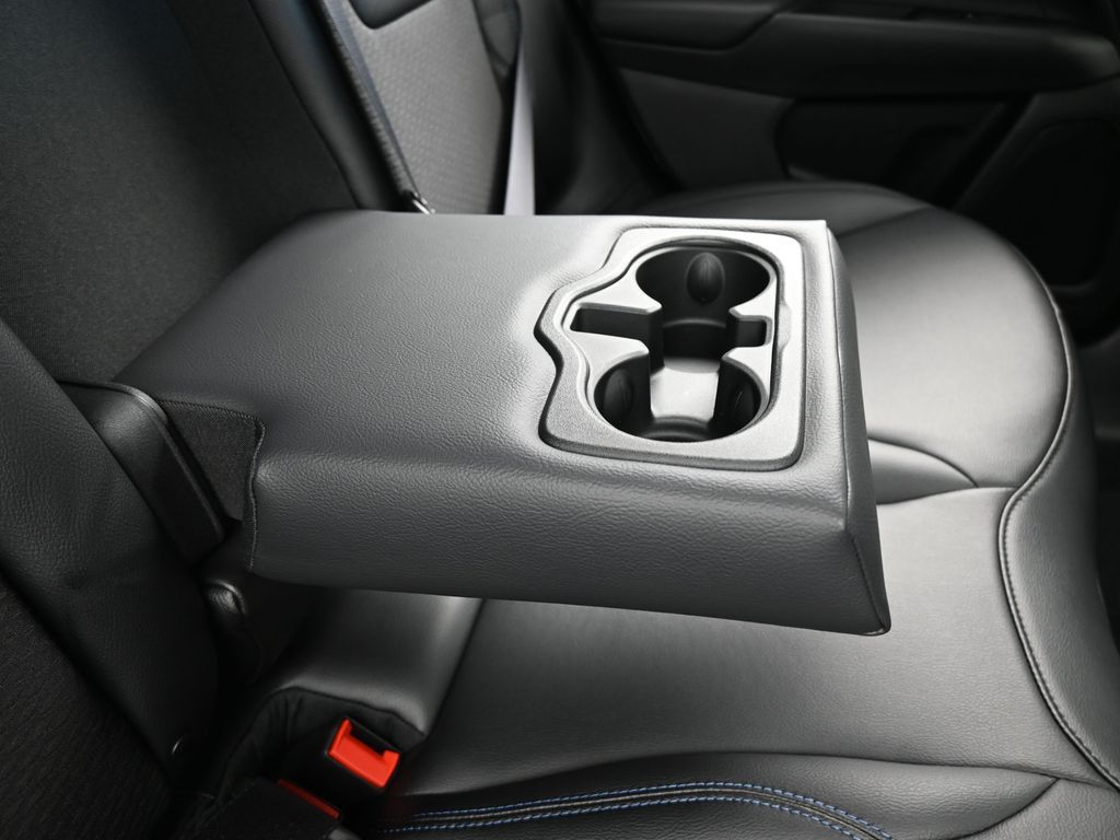 New 2026 Bright White Clearcoat Jeep Latitude image 35