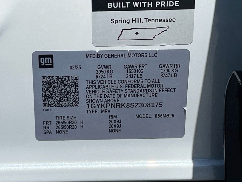 Used 2025 White Cadillac Luxury image 33