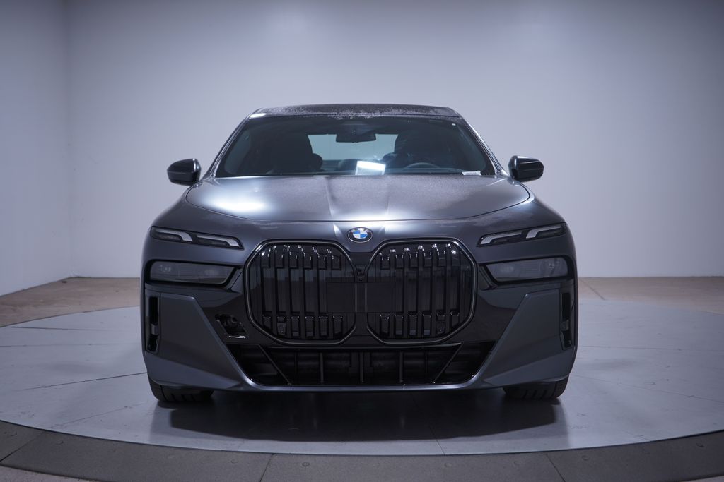 Thumbnail: 2026 BMW 7 Series - 4