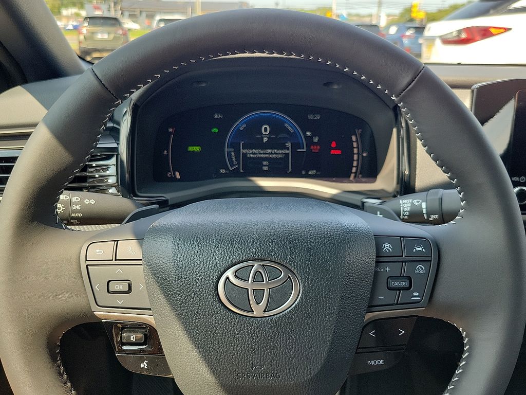 2025 Toyota Camry SE 11