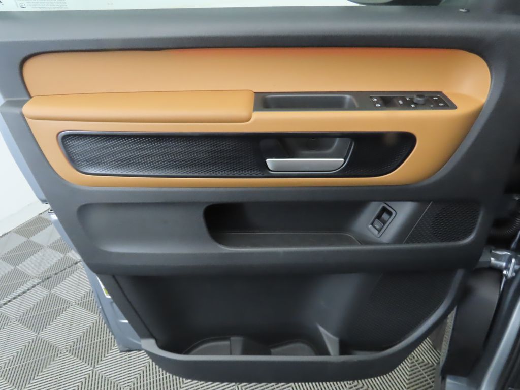 Thumbnail: 2025 Volkswagen ID.Buzz - 25