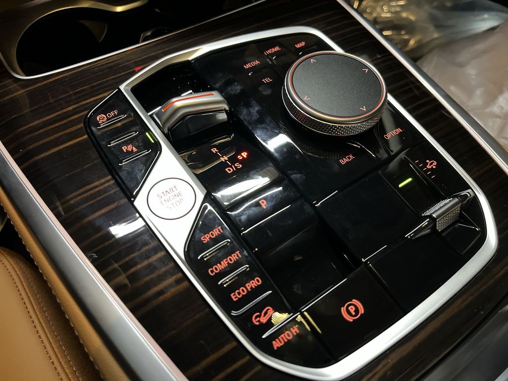 Thumbnail: 2026 BMW X7 - 20