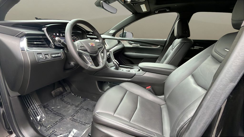 used 2021 Cadillac XT5 car, priced at $28,900