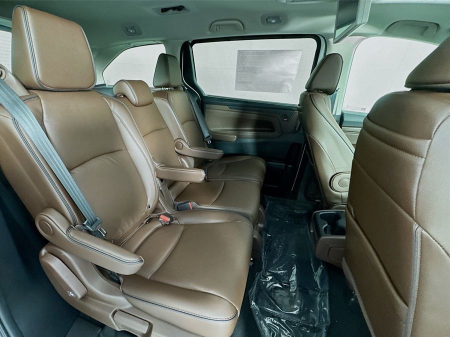2025 Honda Odyssey Touring photo