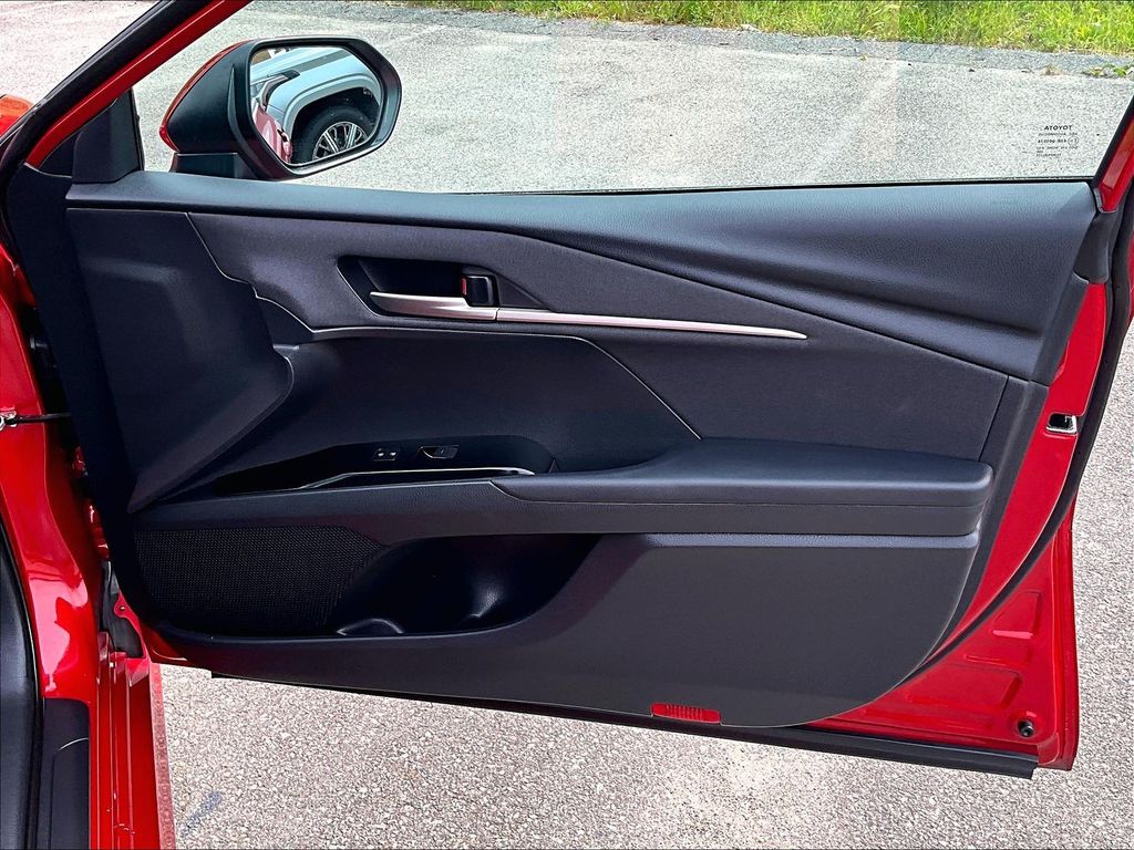2026 Toyota Camry — photo 12