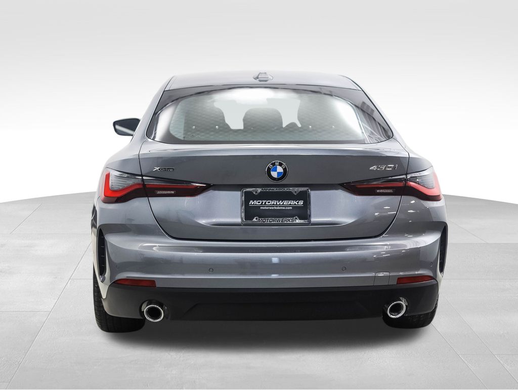 Thumbnail: 2026 BMW 4 Series - 4