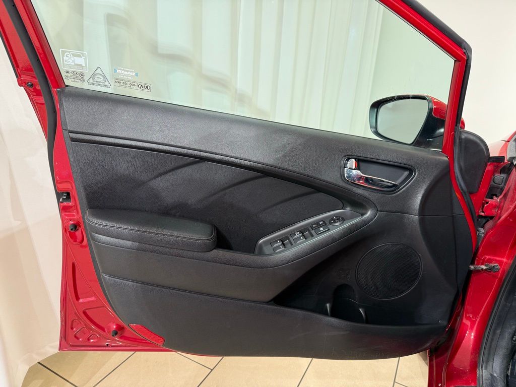 Thumbnail: 2017 Kia Forte - 14