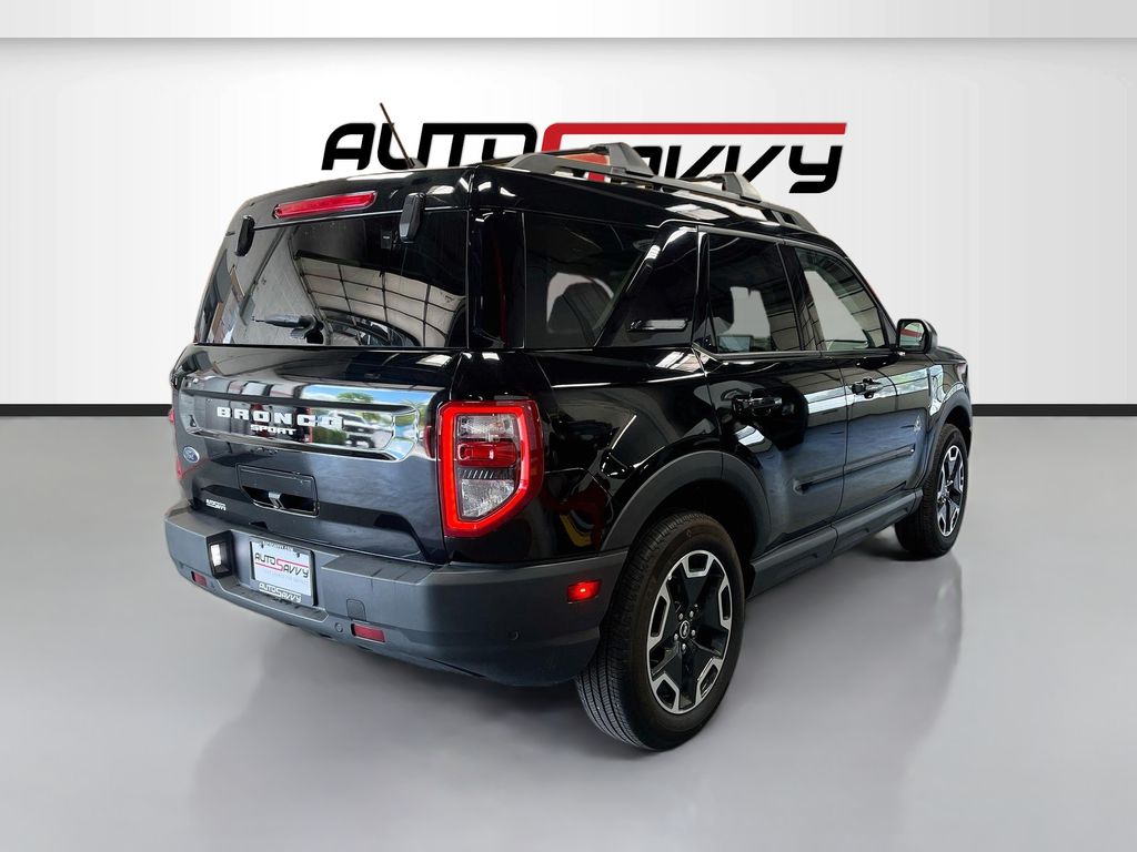 Used 2024 Shadow Black Ford Outer Banks image 7