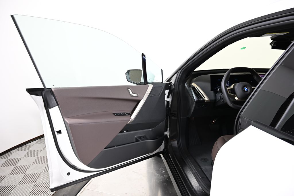 Thumbnail: 2026 BMW iX - 21