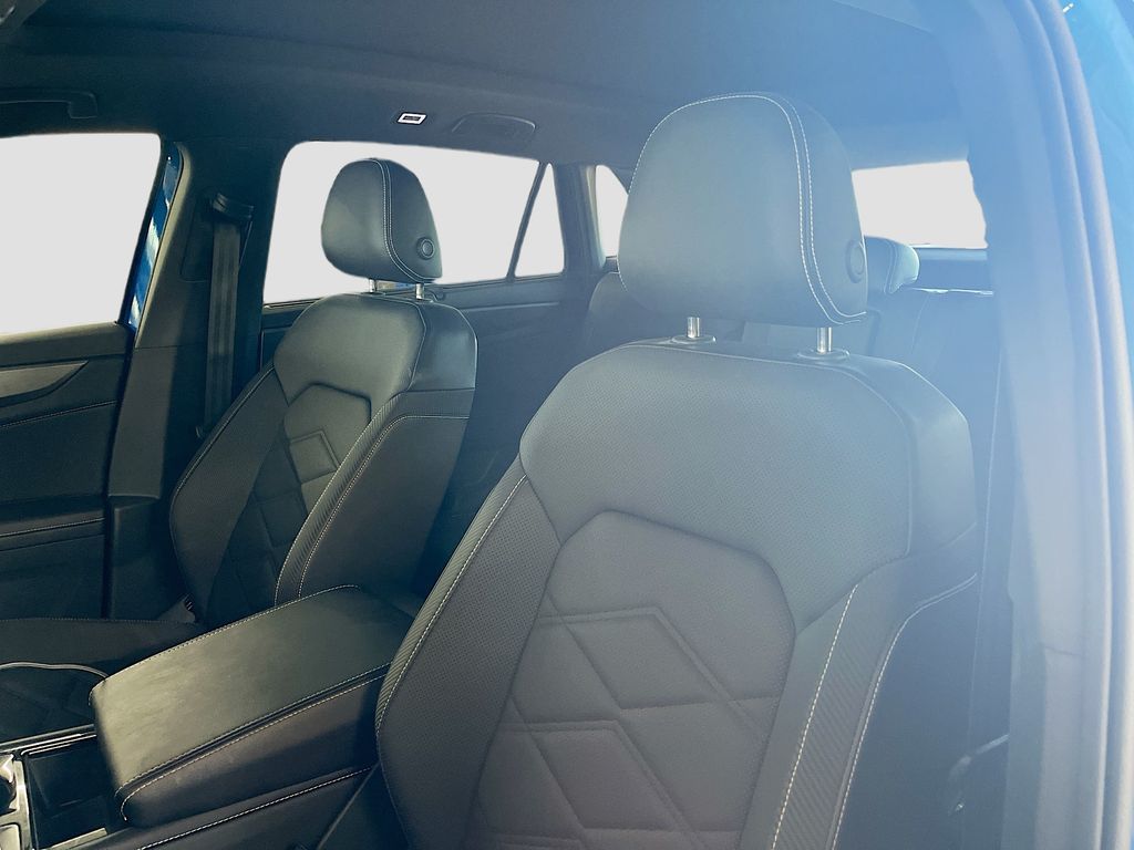2024 Volkswagen Atlas Cross Sport SE w/Tech - Photo 21