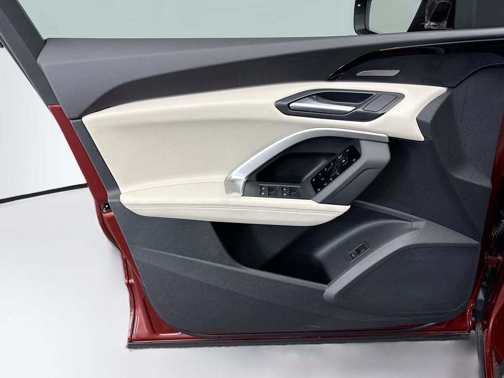 Thumbnail: 2025 Audi Q5 - 23