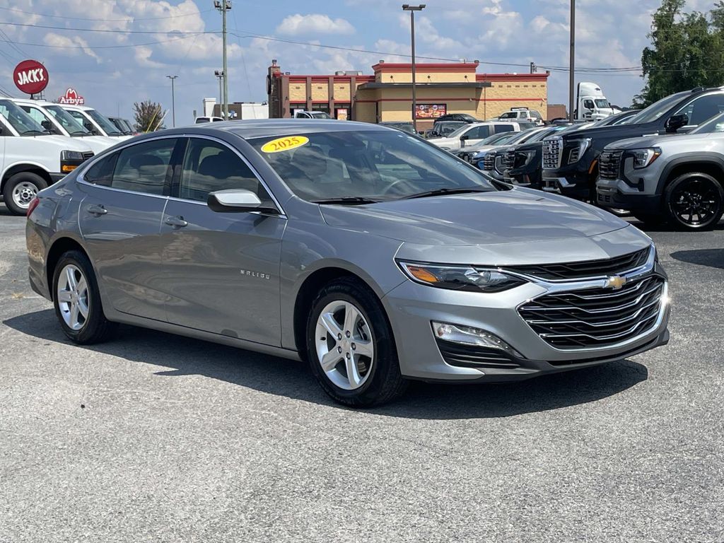Sterling Gray Metallic 2024 Chevrolet Malibu Sedan Front-Wheel Drive Continuously Variable Transmission